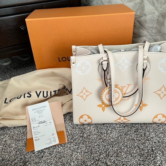 Louis Vuitton On the Go MM “By the Pool” - Picture 1 of 5